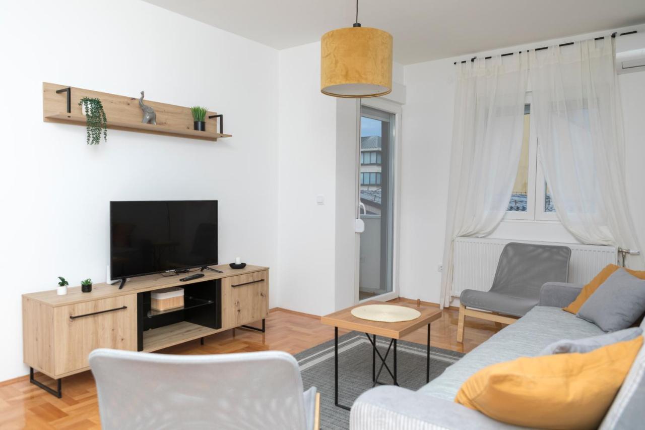 Apartment Center *