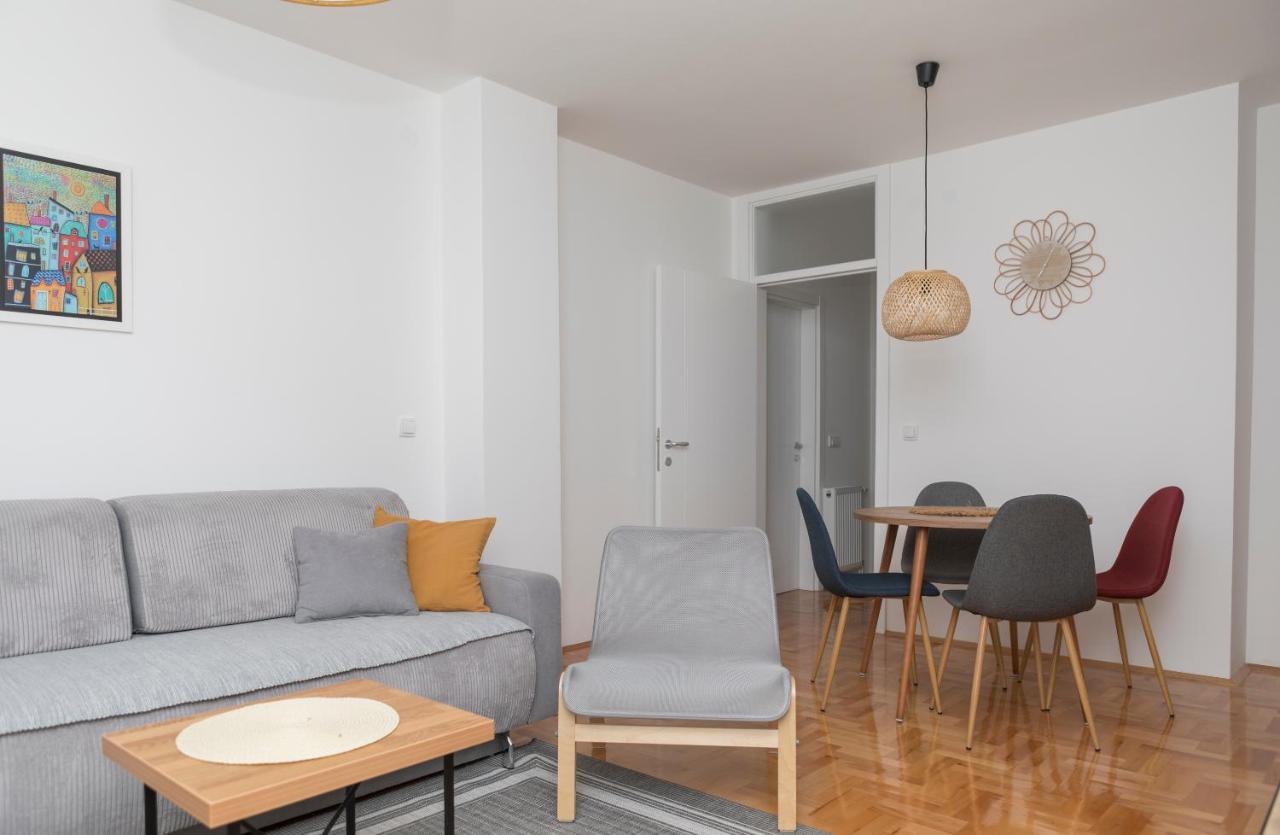 Center Apartment *