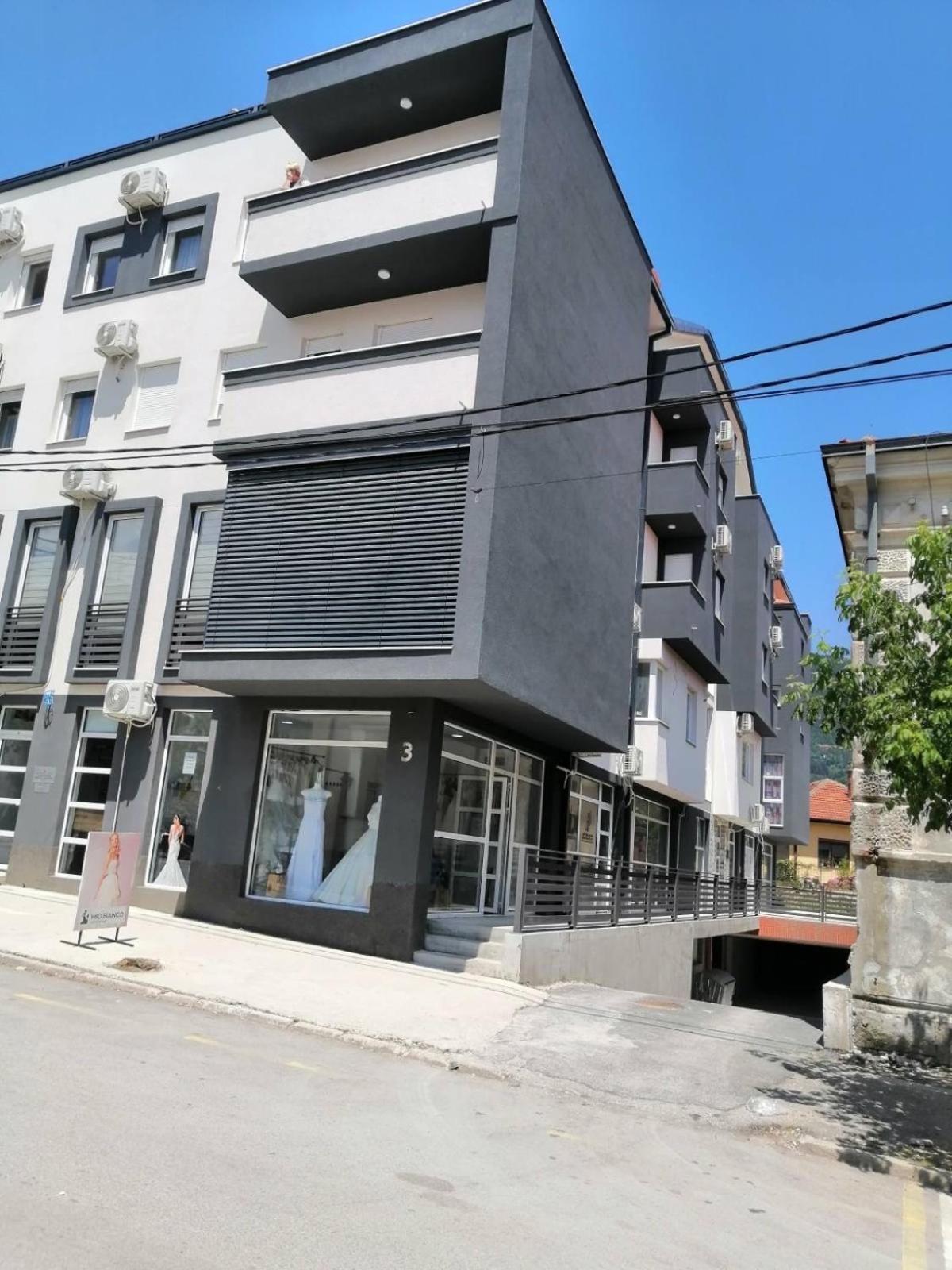 Apartment Center *