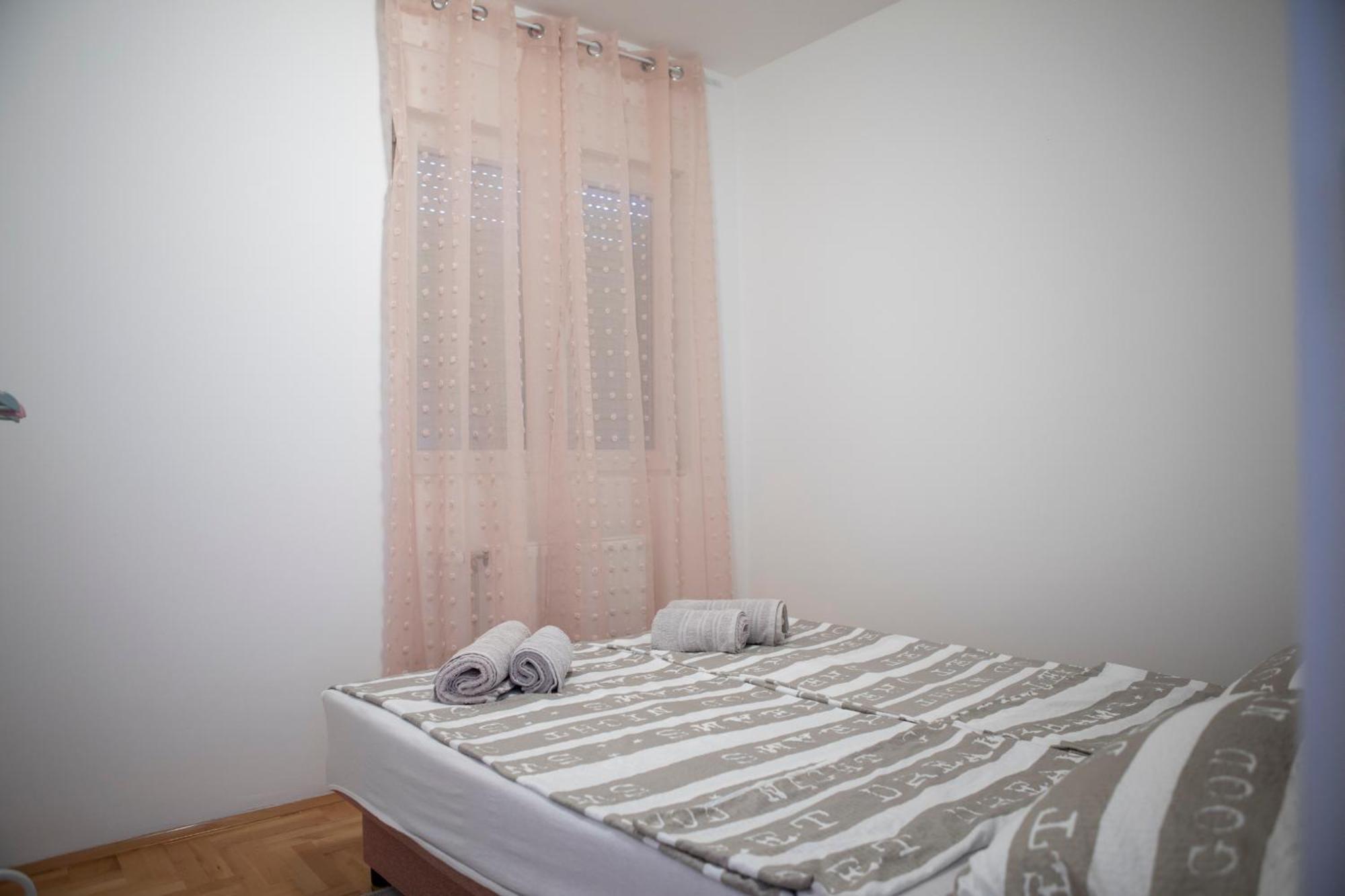 Center Apartment *